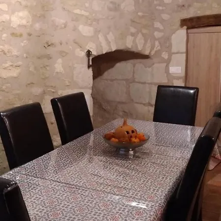 La Tour Du Logis Cheneche