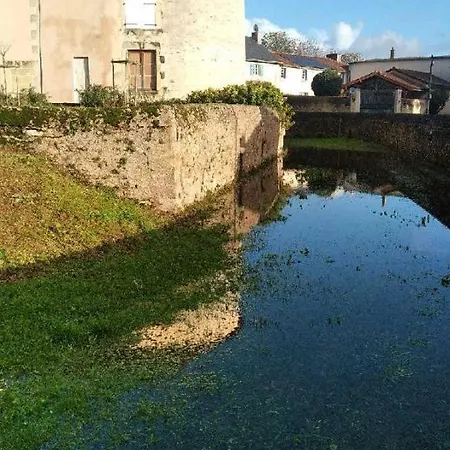 La Tour Du Logis Ferienhaus *