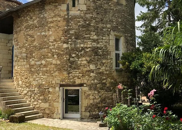 La Tour Du Logis Cheneche