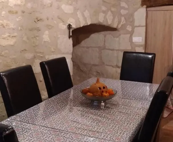 La Tour Du Logis Cheneche