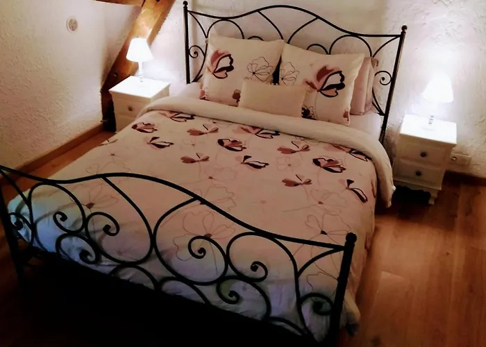 La Tour Du Logis Cheneche