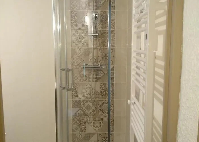 La Tour Du Logis * Cheneche